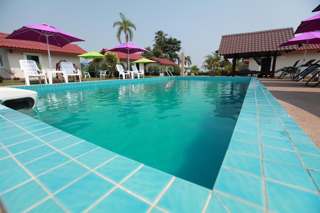 Moon River Resort Убонратчатхани Экстерьер фото