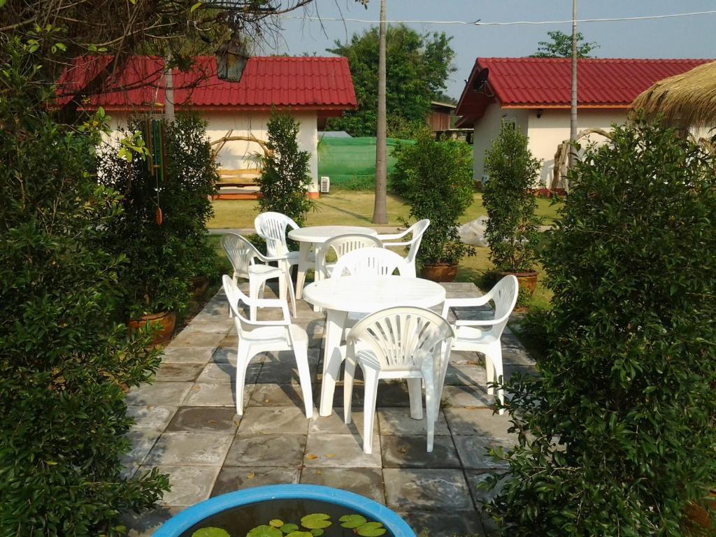 Moon River Resort Убонратчатхани Экстерьер фото
